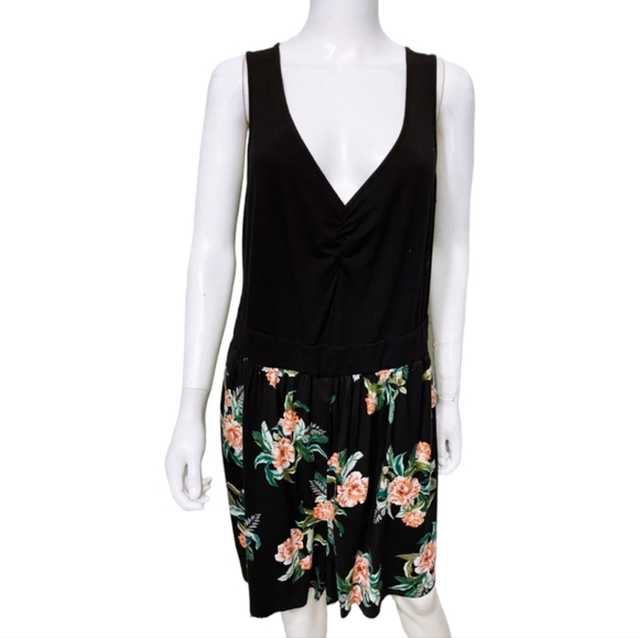 Torrid Womens Challis Romper Size 3X 3 Black Floral V-Neck Pockets Sleeveless - Picture 5 of 11